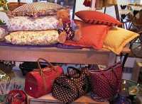 Kissen und Tragtaschen